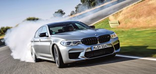 Bąk: Ewolucja hoduje grubasków. BMW M5 [MOTOFELIETON]