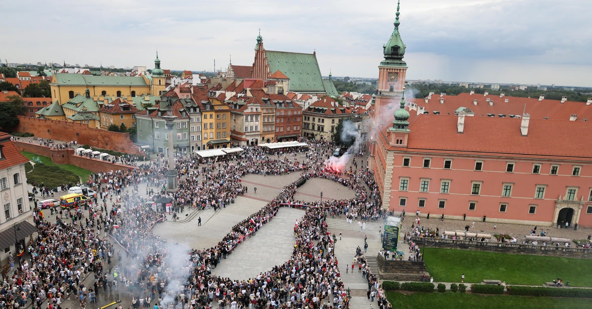 Godzina "W". Warszawa stanęła. Syreny rozległy się w całej Polsce