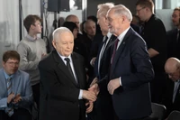 Kaczyński ma problem z tajnym aneksem. "Odciąłby się od brata"