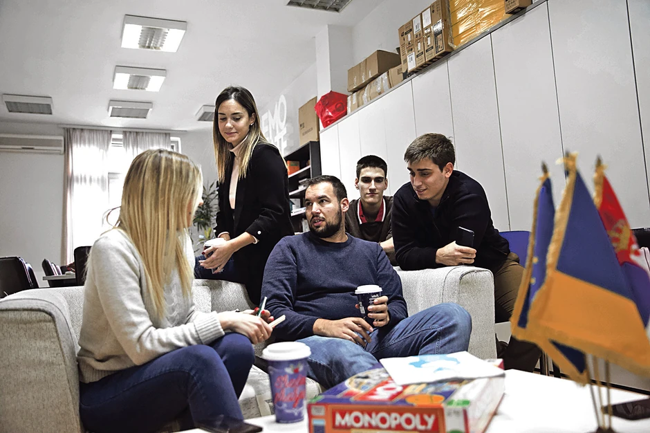 Omladina DS je odmah blokirala centralu stranke