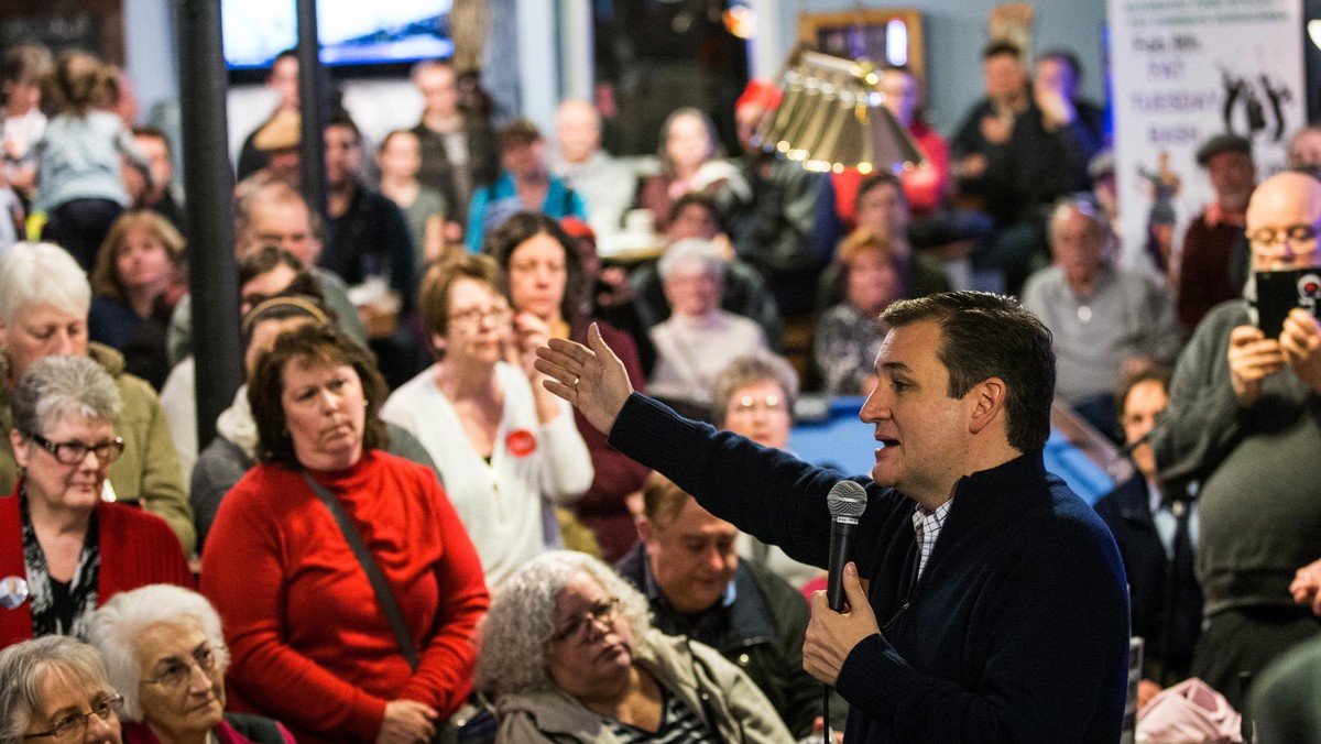 Republican Presidential Candidate Ted Cruz Campaigns In New Hampshire