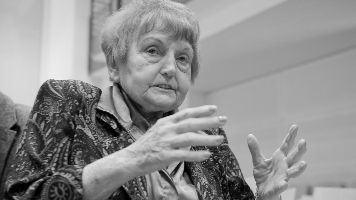 W wieku 85 lat w Krakowie zmarła wczoraj Eva Mozes Kor pisarka, więźniarka niemieckiego obozu Auschwitz należąca do grupy dzieci przeznaczonych do pseudomedycznych badań dr Josefa Mengele. Informację tę potwierdził rzecznik małopolskiej policji Sebastian Gleń.