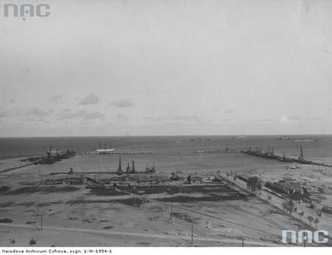 Budowa portu Marynarki Wojennej w Gdyni - 1928 rok