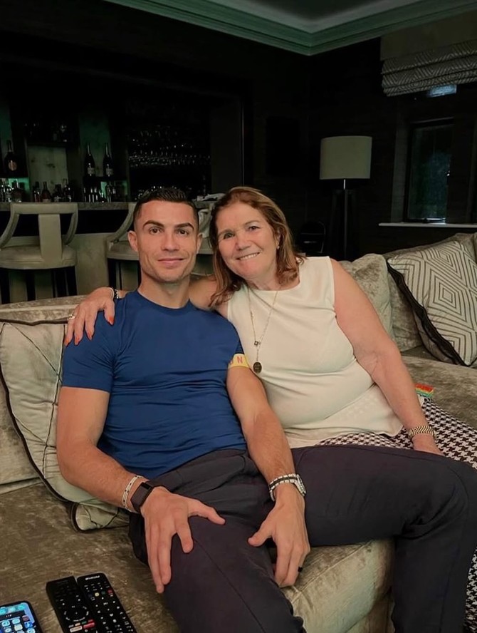 Kristijano Ronaldo sa majkom