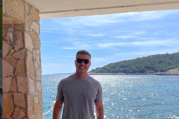 OSUĐEN BIVŠI DEČKO EMINE JAHOVIĆ Turski milijarder dobio  dve i po godine zatvora zbog optužbi za podsticanje ilegalnog klađenja