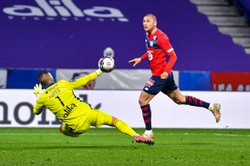 Burak Yilmaz trafił 5 minut przed końcem meczu. Lille znowu przed Paris Saint Germain