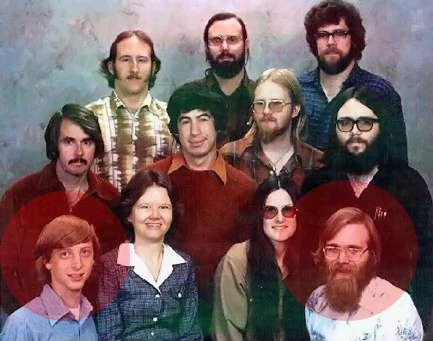 Team Microsoftu w roku 1978. Po lewej zaznaczony młody Bill Gates, po prawej młody Paul Allen. Wikipedia/Microsoft.