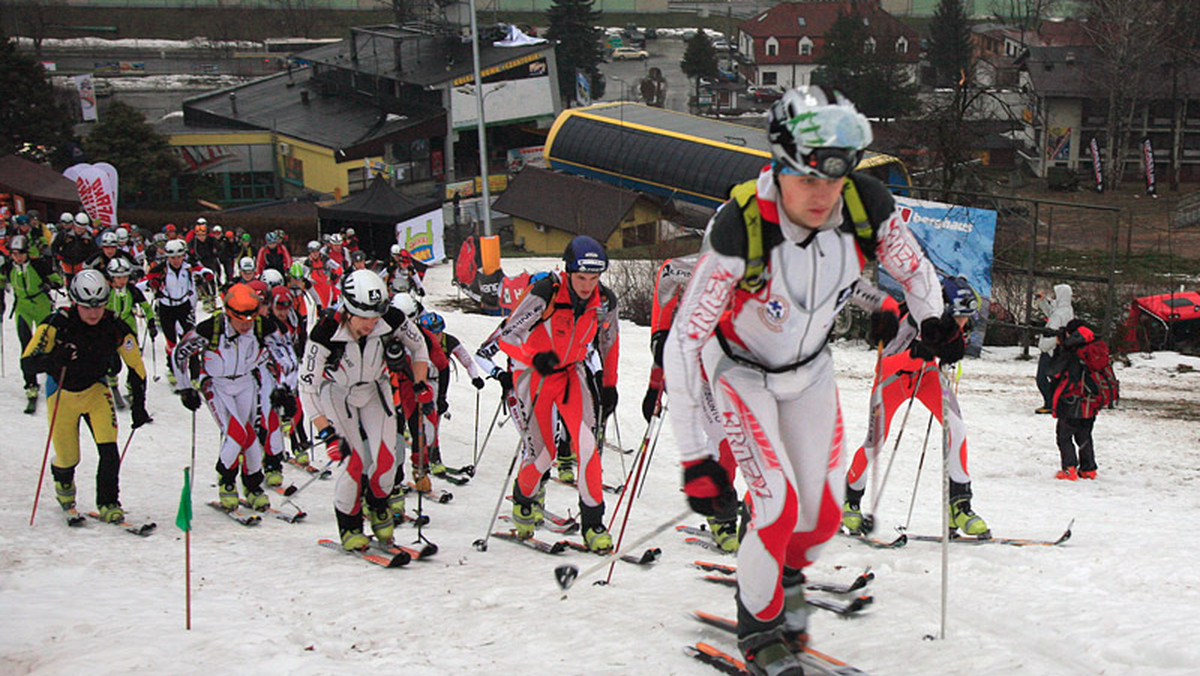 W minioną sobotę 8 stycznia odbyły się pierwsze tegoroczne zawody w narciarstwie wysokogórskim z cyklu Berghaus Cup 2011. Puchar Czantorii organizowany przez Klub Skialpinistyczny Kandahar mimo extremalnie niesprzyjających warunków atmosferycznych (całodniowy opad deszczu oraz kiepskie warunki śniegowe) zgromadził na starcie 84 zawodników z Polski, Czech i Słowacji.