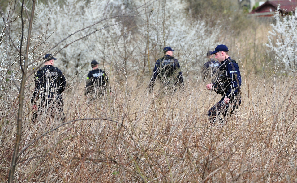 WOŁCZKOWO POSZUKIWANIA 10-LATKI (Policja podczas akcji poszukiwawczej)