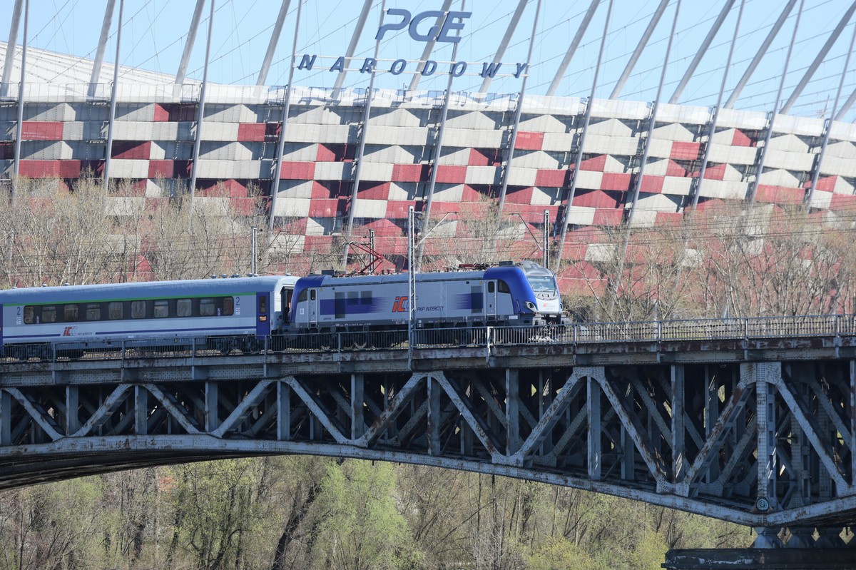 Więcej pociągów i wagonów na święta. Prezes PKP podał liczby
