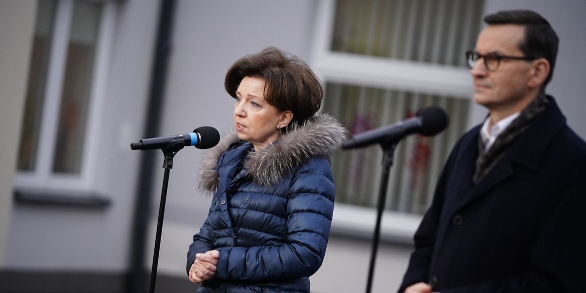 Minister rodziny Marlena Maląg i premier Mateusz Morawiecki