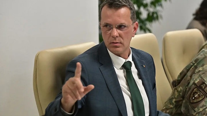 Rumunský minister obrany Ionut Mosteanu.
