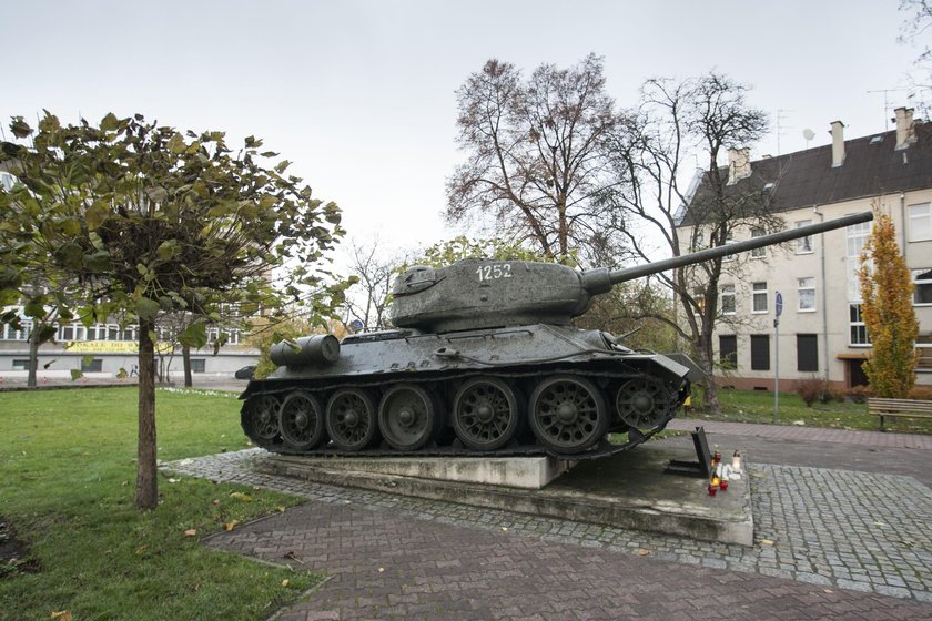 Czołg stojący w Gliwicach ma trafić do muzeum