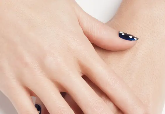 Nowy trend na lato: manicure marynarski. Zrób to sama!