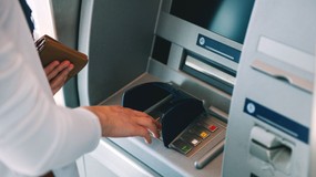 Od lutego znaczny skok prowizji przy wypłatach z bankomatów. Najmocniej odczujesz korzystając z maszyn Euronet i Planet Cash