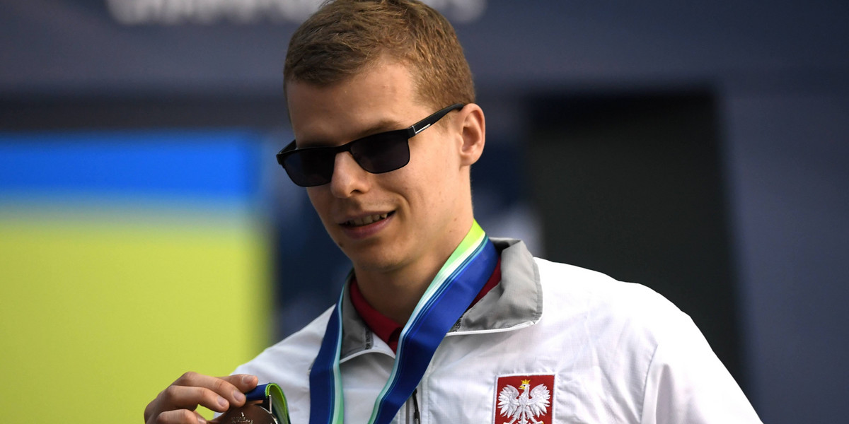 Paraolimpijczyk Wojciech Makowski ma dość rywalizacji z zawodnikiem, który jego zdaniem nie jest wcale niewidomy