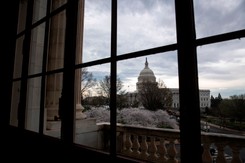 Wojna w Senacie o rekordowy pakiet gospodarczy. Demokraci zablokowali plan Republikanów