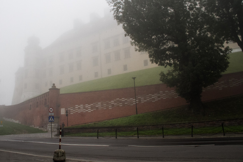 Gęsta mgła w Krakowie
