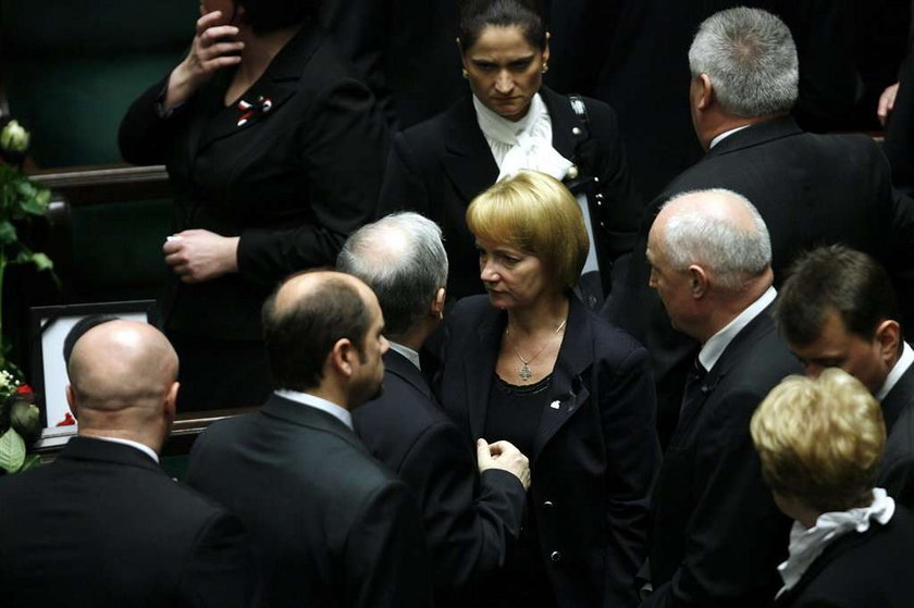 Kaczyński załamany, przyjaciele go pocieszają