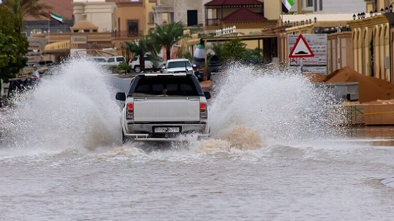 Dubaj - intensywne opady deszczu i powodzie