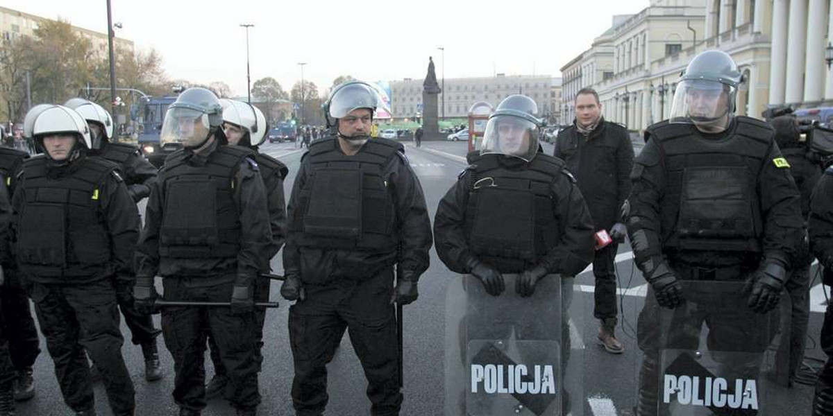 Kibice Polonii Warszawa przed derbami stolicy zostaną przez policję potraktowani wyjątkowo idiotycznie!