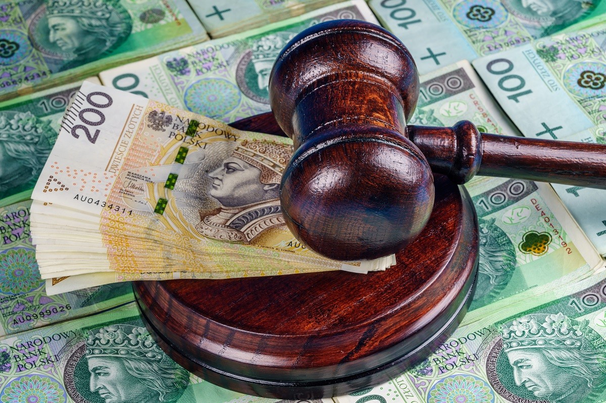 Zdaniem sądu sprzedaży będącej skutkiem umowy przewłaszczenia nie można traktować jak zwykłej sprzedaży.