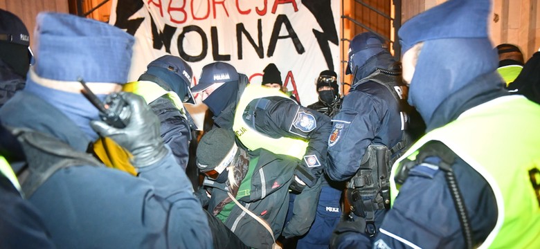 Dziennikarka zatrzymana przez policję. Nagranie wideo