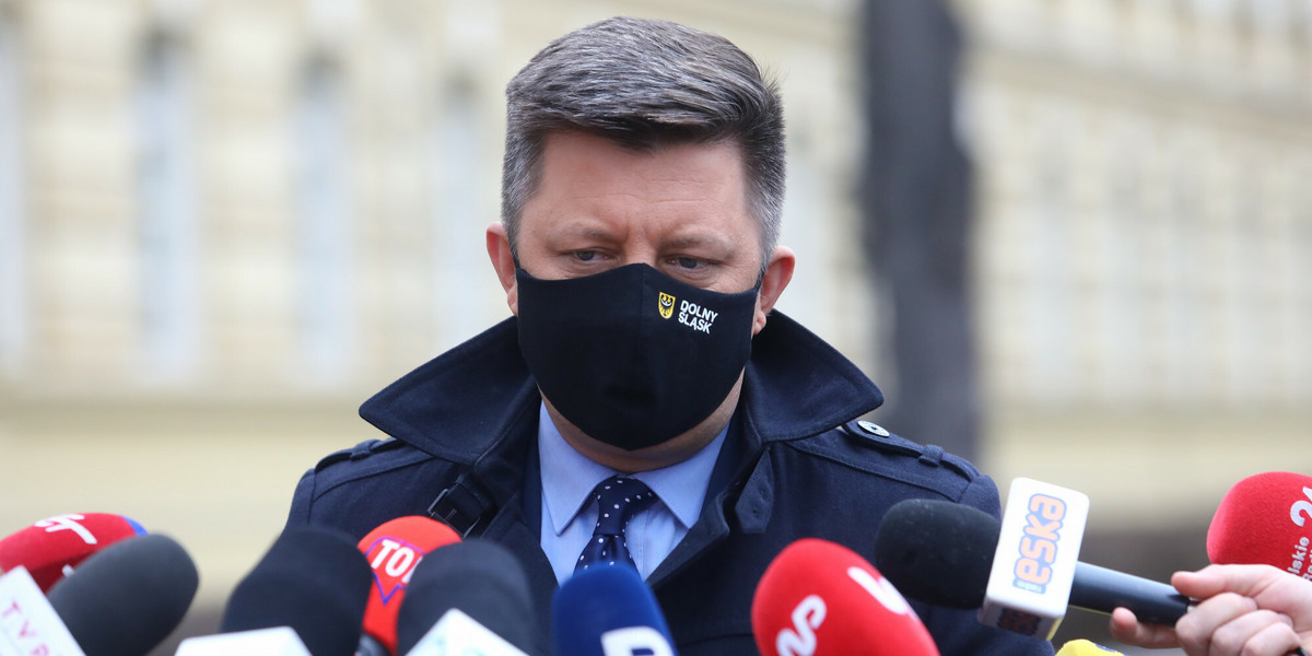 Informacje o dodatkowych restrykcjach rząd przekaże w czwartek - poinformował Michał Dworczyk. 