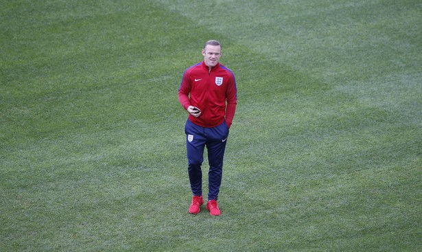 Rooney i Hodgson apelują do kibiców o właściwe zachowanie. Anglicy boją się dyskwalifikacji