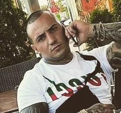 Policajti žiadajú verejnosť o pomoc pri pátraní po 21-ročnom Gregorovi Antunovičovi z Púchova. 