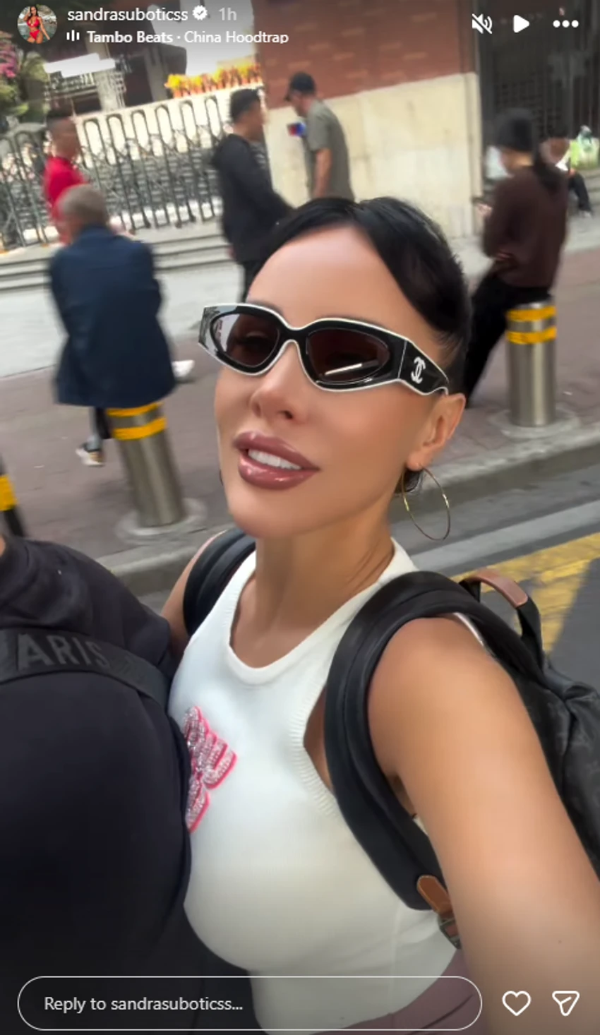 Aleksandra Subotić i Peca se voze Kinom na motoru: Sa 24 godine starijim mužem otputovala na drugi kraj sveta