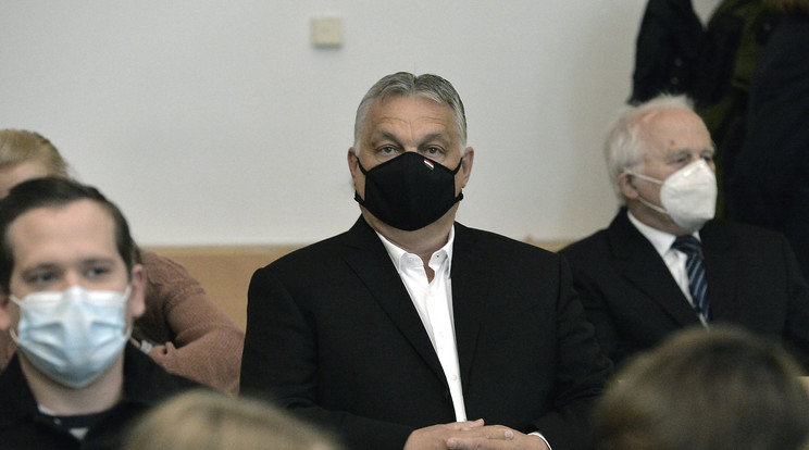 Orbán Viktor - itt még maszkban. Fotó: MTI/Soós Lajos 