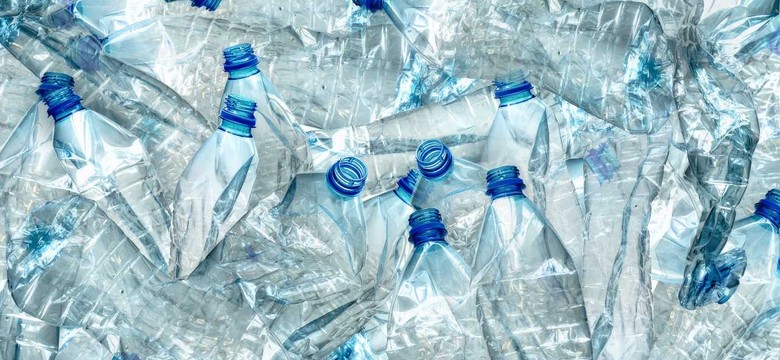 Plastikowe nakrętki przymocowane do butelek obowiązkowe. Jakich produktów to nie dotyczy?