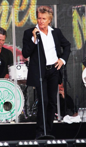 Rod Stewart znów jest numerem jeden