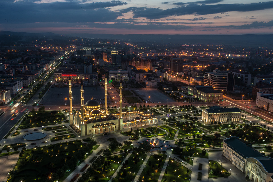 Grozny - panorama miasta nocą