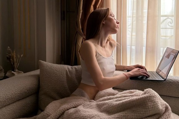 ĆERKA SRPSKOG MILIJARDERA U ČIPKANOM DONJEM VEŠU Šokirala izdanjem: "Od detinjstva se borim sa slikom o sebi"