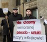 Protest przeciwko pracom Katarzyny Kozyry