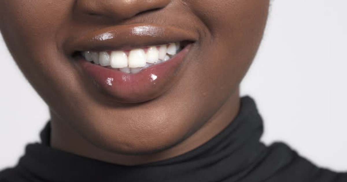 Is a kiss better with big lips or small lips - Vimarsana News