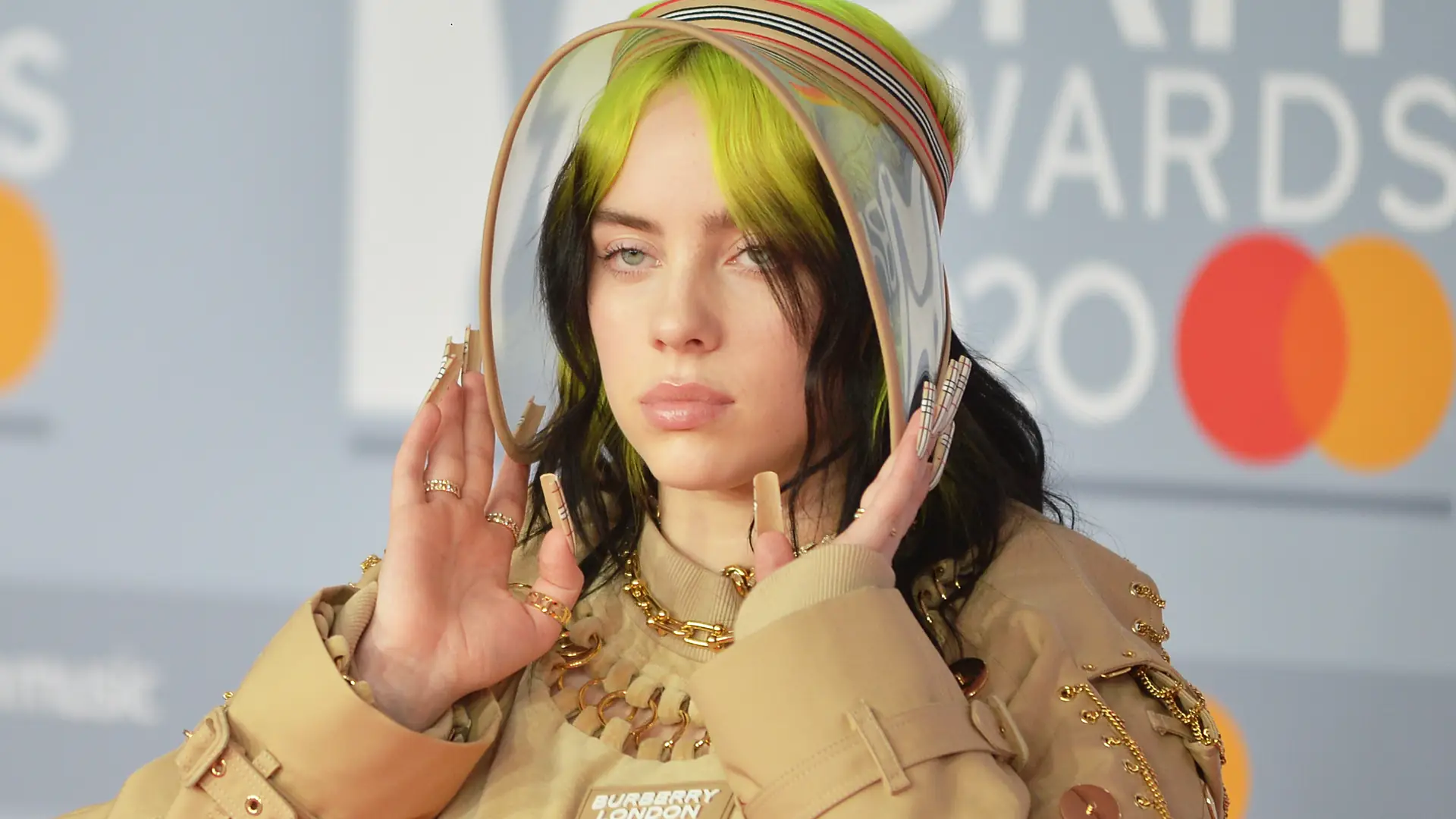 Billie Eilish nie ma już zielonych włosów. Gwiazda jest nie do poznania