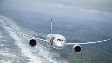 z warszawy do bangkoku pięć razy w tygodniu. lot kontynuuje podbój azj