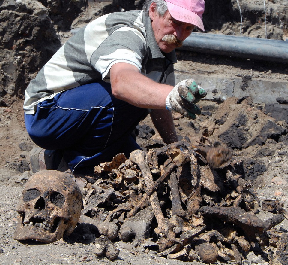 JAROSŁAW WYKOPALISKA ARCHEOLOGICZNE KOLEGIATA