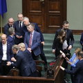 Sejm uchwalił ustawę okołobudżetową. Co w niej jest i czy prezydent ją zawetuje?