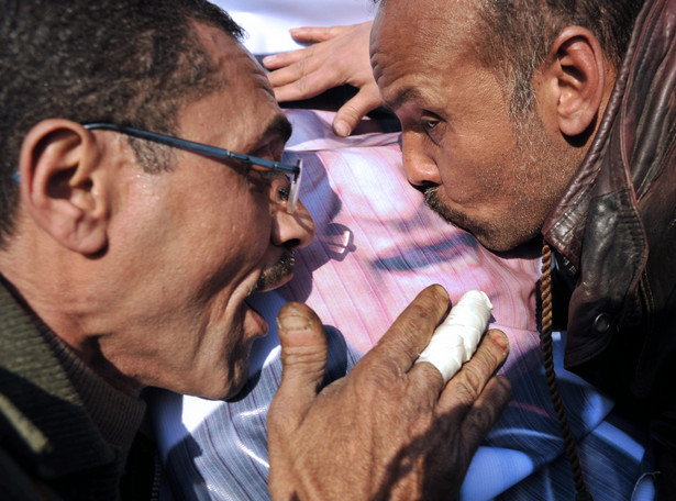 Władze Egiptu zapowiadają ustępstwa i zamrażają konta ludzi reżimu