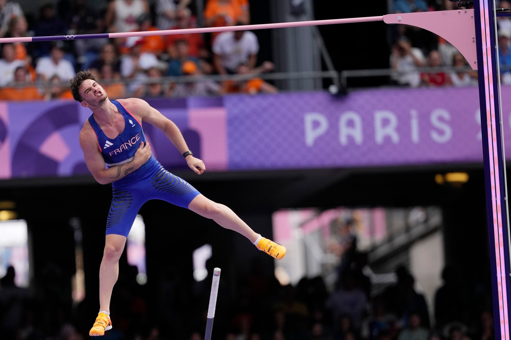 Francúzsky skokan o žrdi Anthony Ammirati.