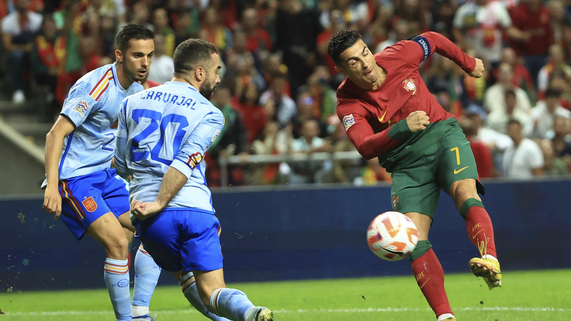 VIDEO: Španielsko uchmatlo Portugalsku Final Four, Česi nestačili ani na  Švajčiarsko