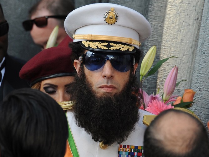 Udało mu się tylko częściowo, bo powstrzymał go ochroniarz