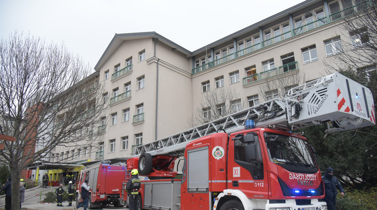 Tűz a fővárosi Szent Imre Kórházban / Fotó: FKI