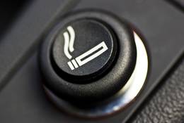 Gniazdo zapalniczki samochodowej – jak je wykorzystać?