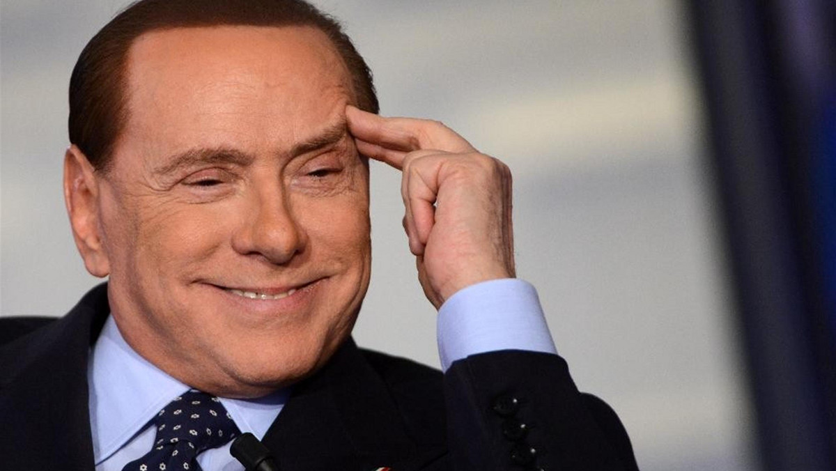 Były premier Włoch Silvio Berlusconi zaprzeczył medialnym doniesieniom, jakoby klub AC Milan został wystawiony na sprzedaż. Magnat telewizyjny jest właścicielem zespołu lat osiemdziesiątych ubiegłego stulecia.