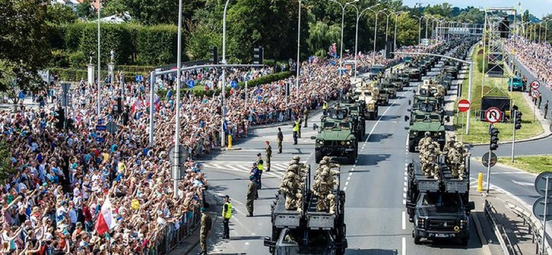 Defilada wojskowa wróci na ulice Warszawy po pięciu latach